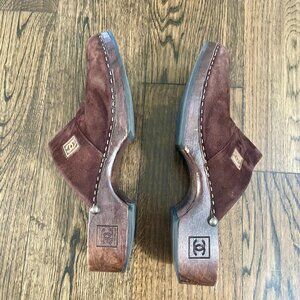 CHANEL Brown Suede Classic CC Logo Vintage Clogs Mules 39 8.5 9 Platform Slides